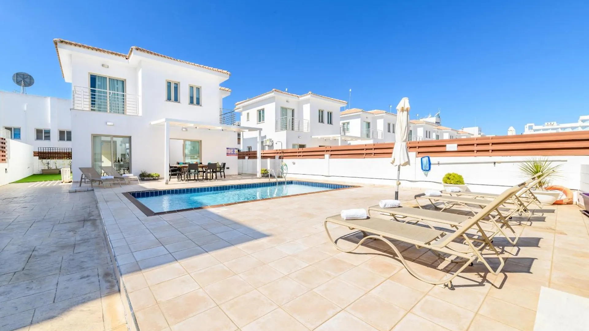 Sunrise Bay Villa #6 Protaras